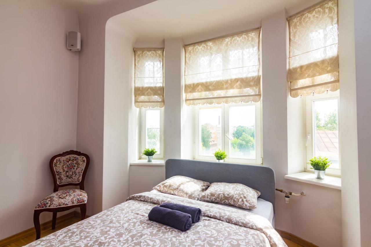 Classic Style Apartment In The Center Of Riga Exterior photo